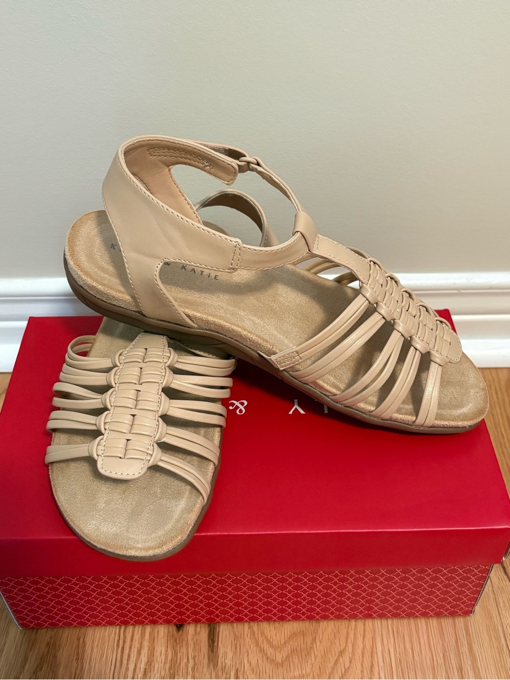 Kelly & Katie 👡 Beige Woven-Strap Comfort Sandals - Women’s 10 Wide